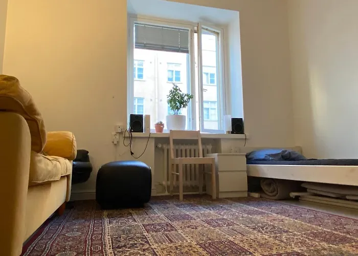Private Room Near Metro Easy Access Central Location
